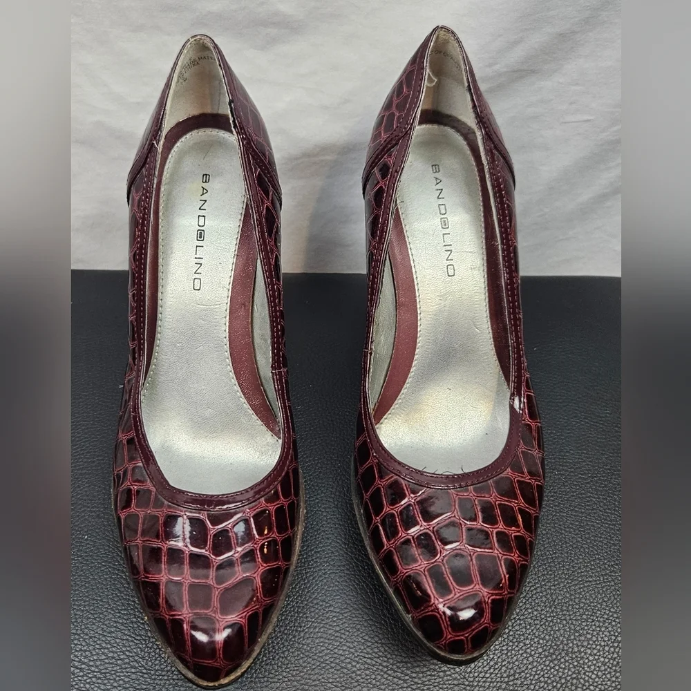 Bandolino Women's Red Red Reptile Pumps Sz‎ 7M Sexy Feminine Holiday Cocktail